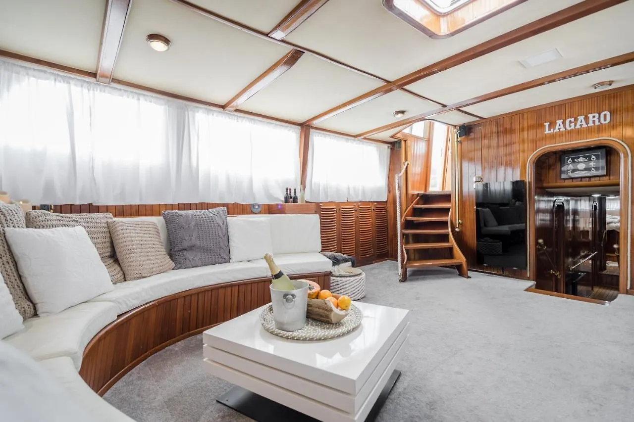Spacious Yacht Hotel Barcelona City Center 5 Cabins 0*,  Spanyolország