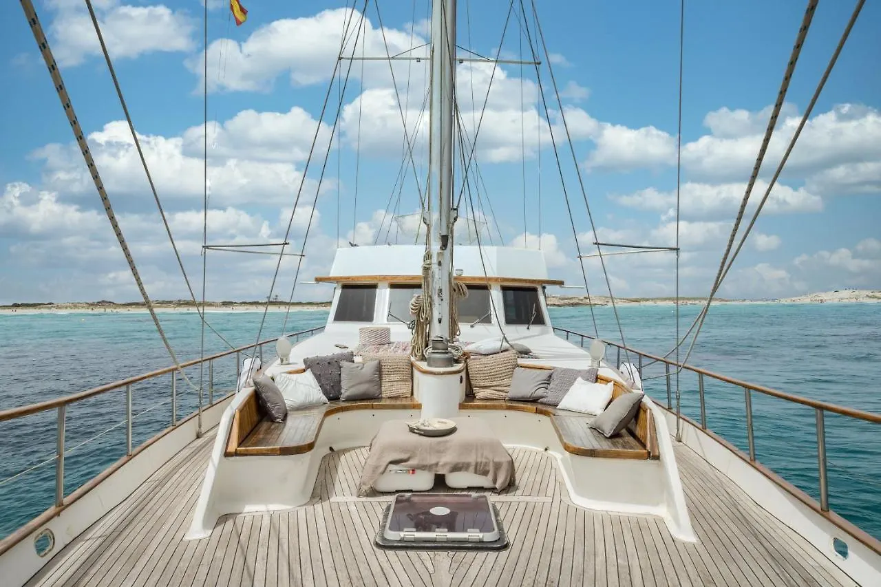 Spacious Yacht Hotel Barcelona City Center 5 Cabins 0*,  Spain