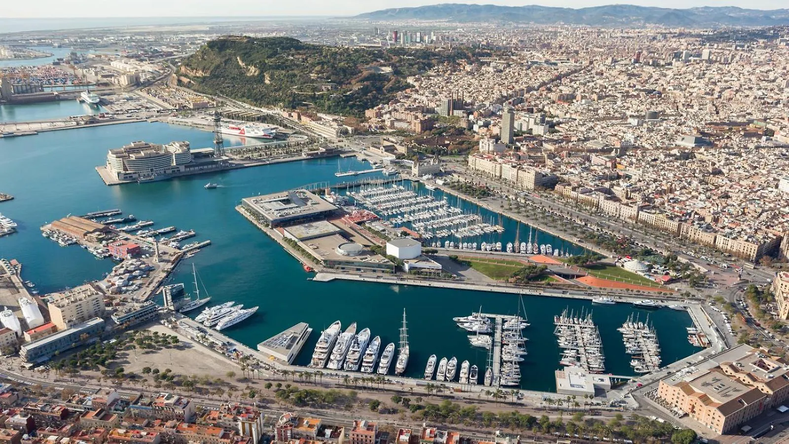 Spacious Yacht Hotel Barcelona City Center 5 Cabins